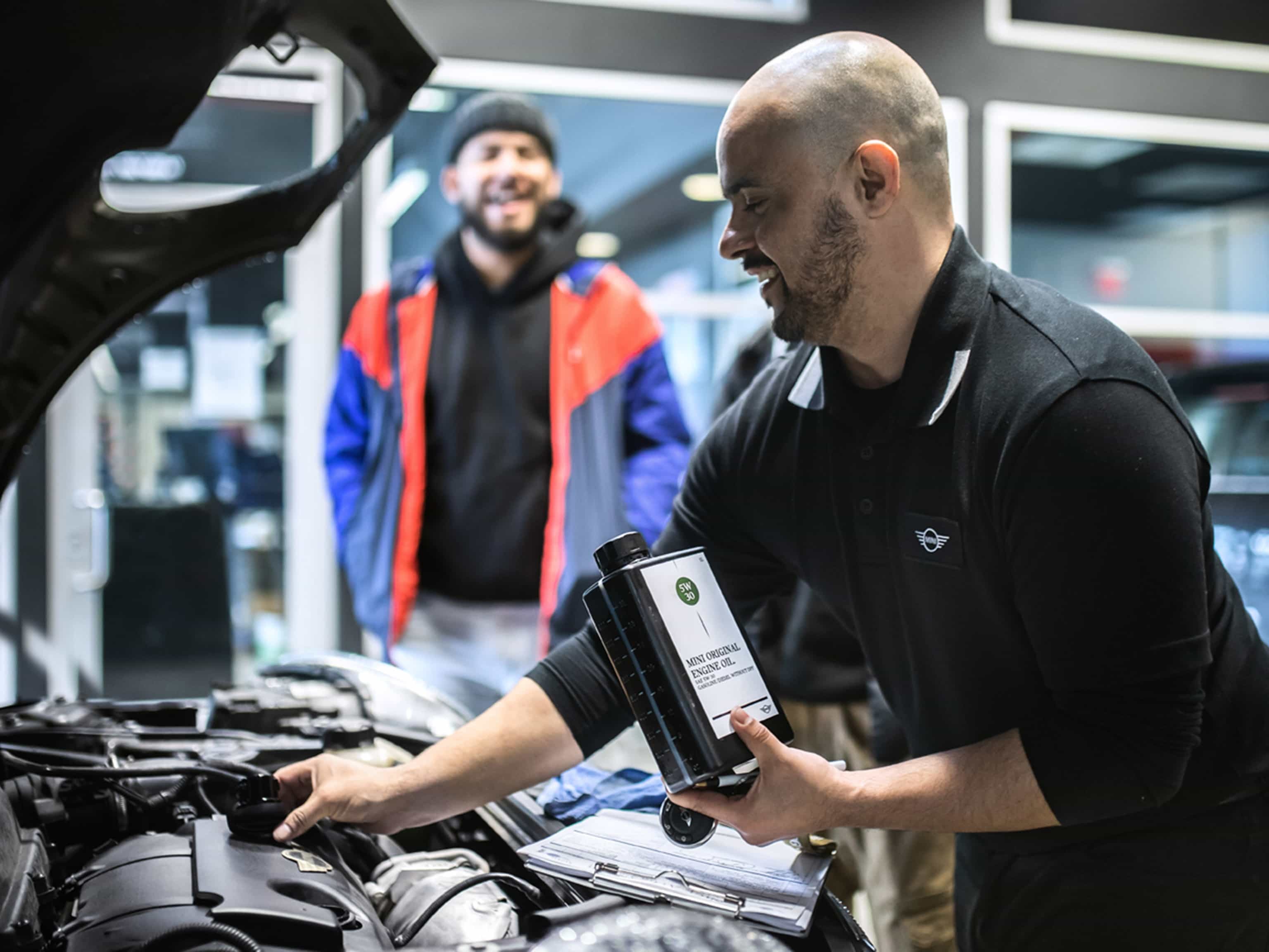 MINI ORIGINAL ENGINE OIL-SMUROLÍA OG ÞJÓNUSTA